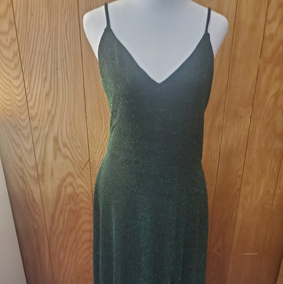 NWOT Socialite green and black sparkle spaghetti strap dress with inside lining. - Picture 7 of 11